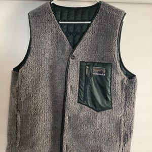 Patagonia reversible vest in a mens large.